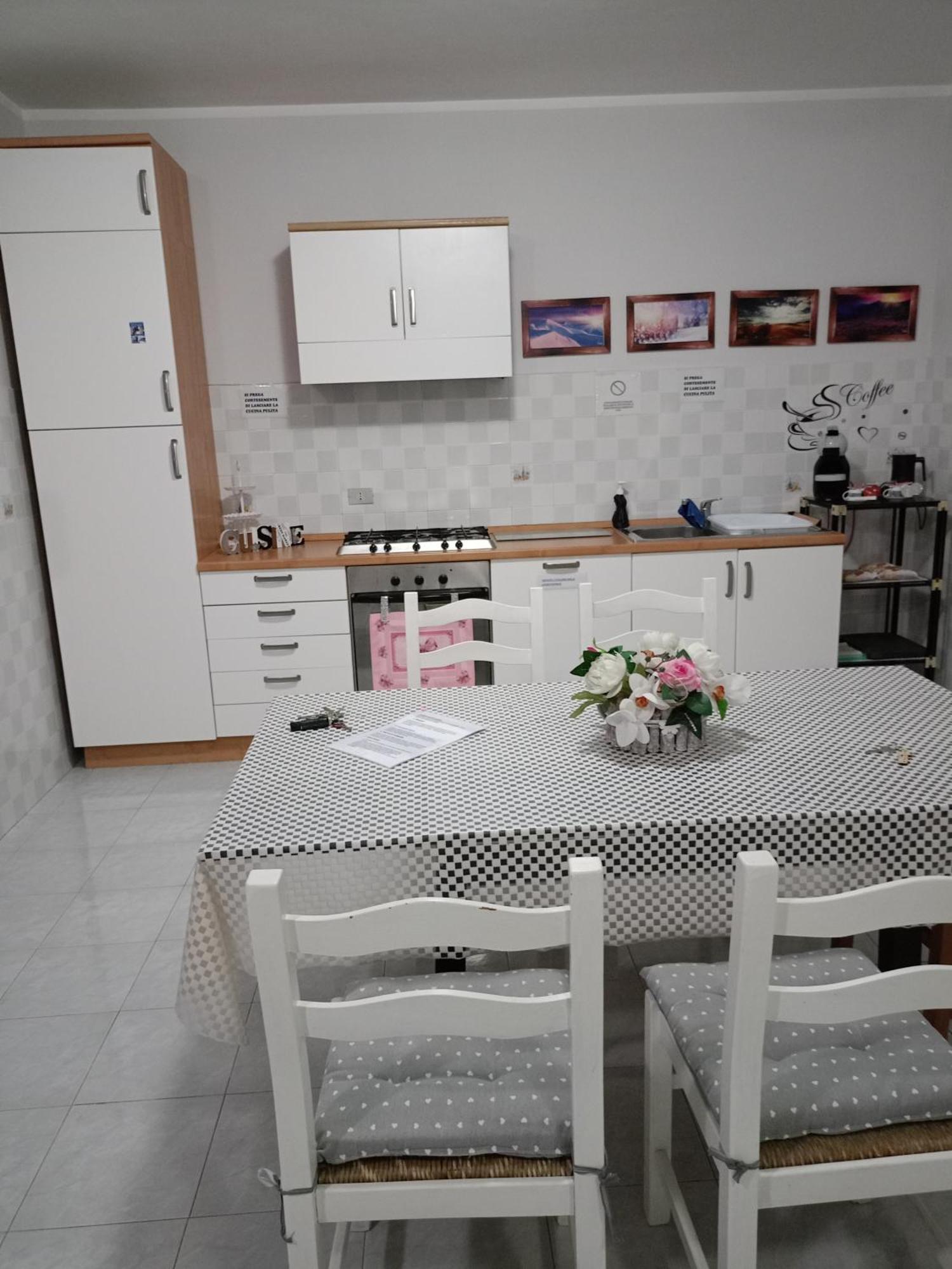 Alexia B&B Pesche Екстер'єр фото
